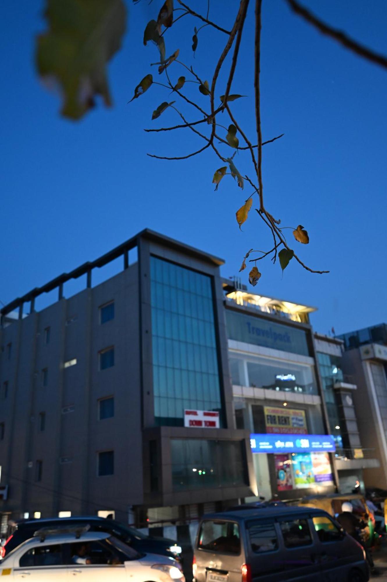 Hotel Down Town Paschim Vihar Delhi  Extérieur photo